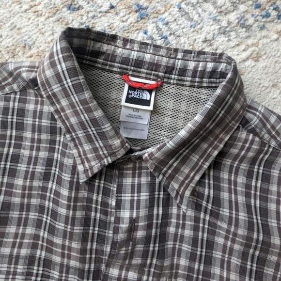 THE NORTH FACE - Short Sleeve Button-Down - Picture 4 of 8